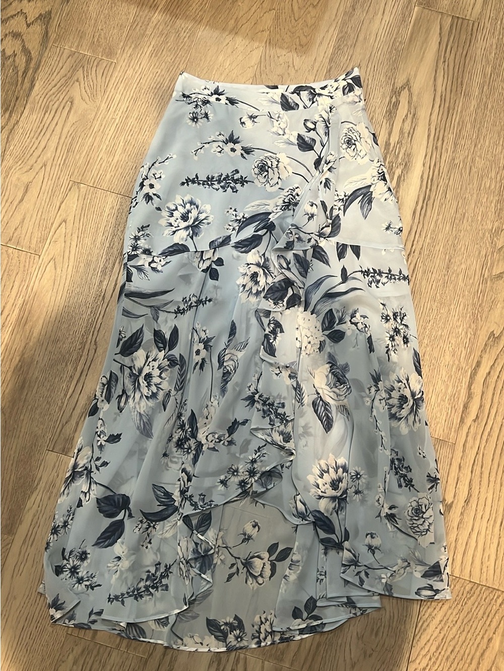 Sugarlips Light Blue romantic Floral Midi Skirt. S